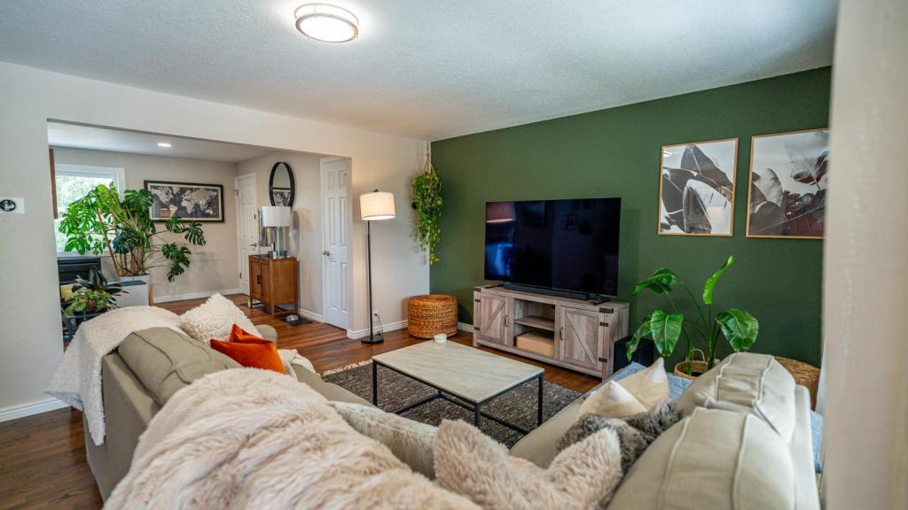 Foto principal - 480 Troy St