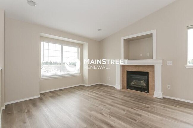 Foto del edificio - 3 Bedroom Pet-Friendly Home in SPANAWAY, W...