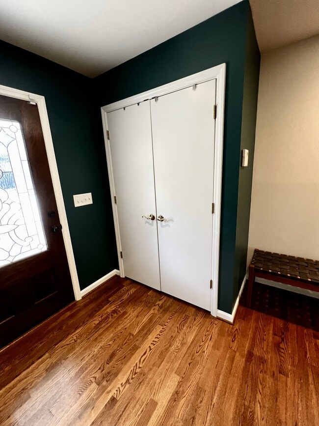 Foto del edificio - 2228 Meadowvale Dr NE