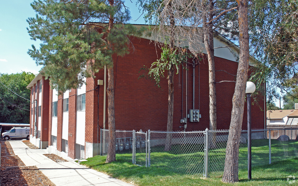 Building Photo - Woodbrook Apartments