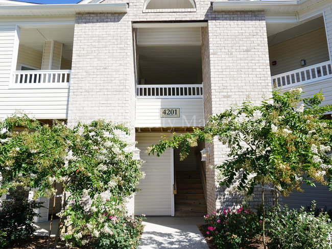 Foto del edificio - Beautiful 2BR/2BA Marsh front Condo Near R...