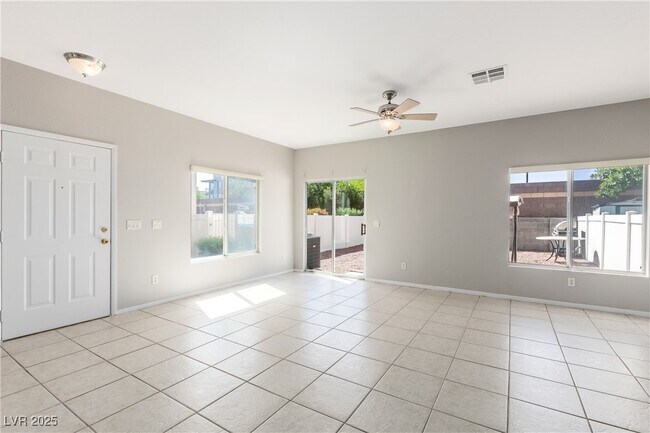 Foto del edificio - 6409 Stone Dry Ave