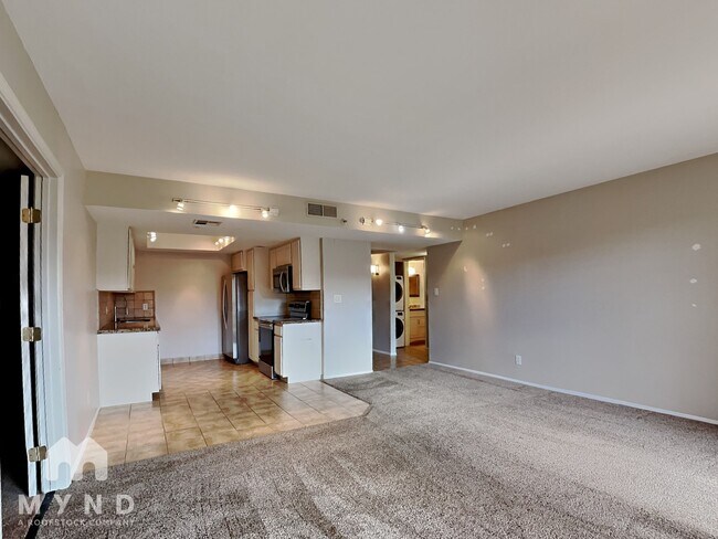 Foto del edificio - 7850 E Camelback Rd