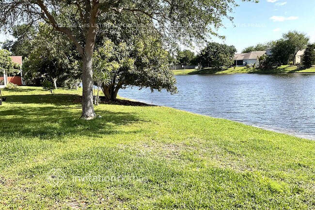 Foto del edificio - 4285 Canby Dr