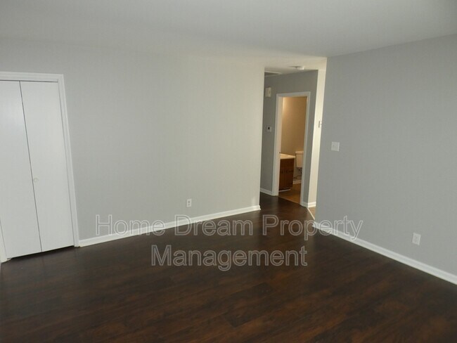 Foto del edificio - 1823 Meadow Dr