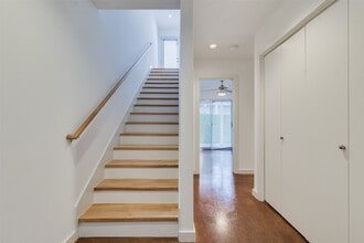 Building Photo - 1637 Tuam St