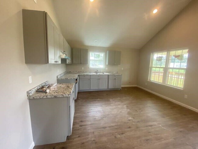 Foto del edificio - 152 Pine Ridge Dr