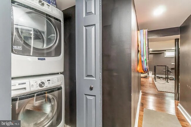 Building Photo - 1583 Doxbury Rd