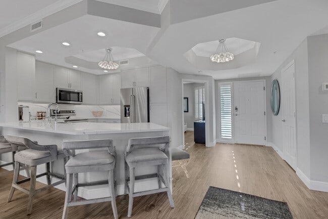 Foto del edificio - 420 Cove Tower Dr