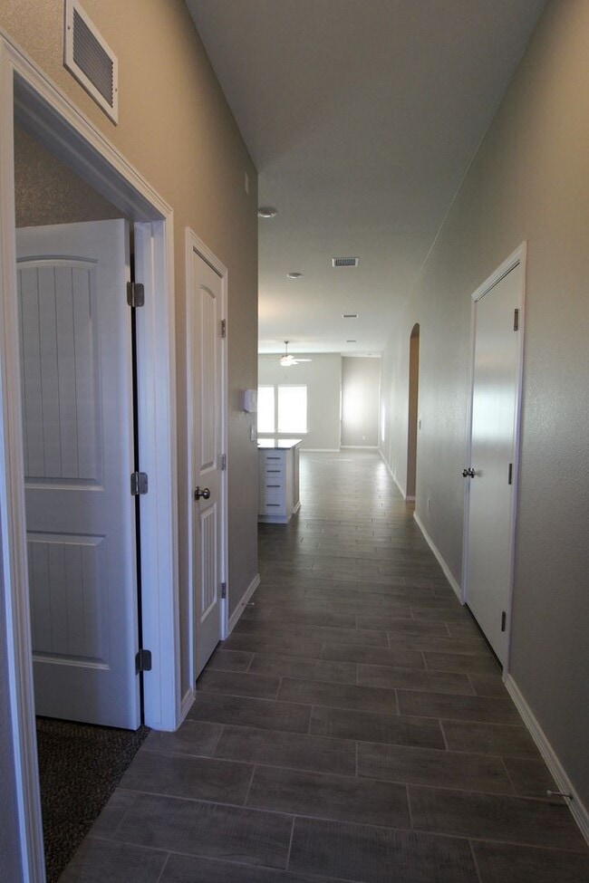 Building Photo - 1217 Golden Summer Pl