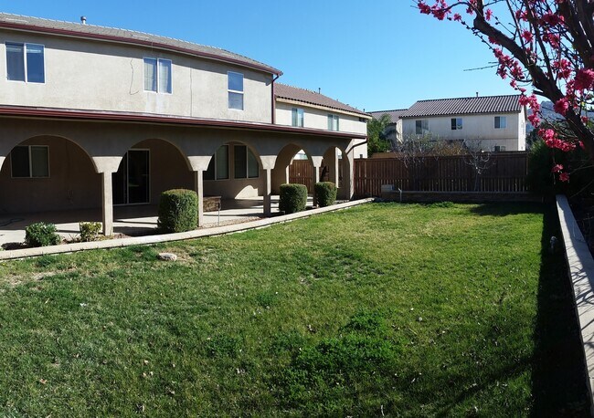 Foto del edificio - Beauty in the Details - 3 Bedroom / 2.5 Bathroom Home in Perris