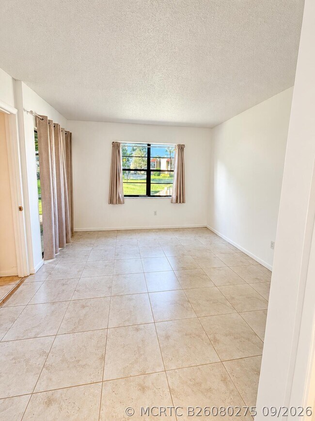 Foto del edificio - 2050 Oleander Blvd