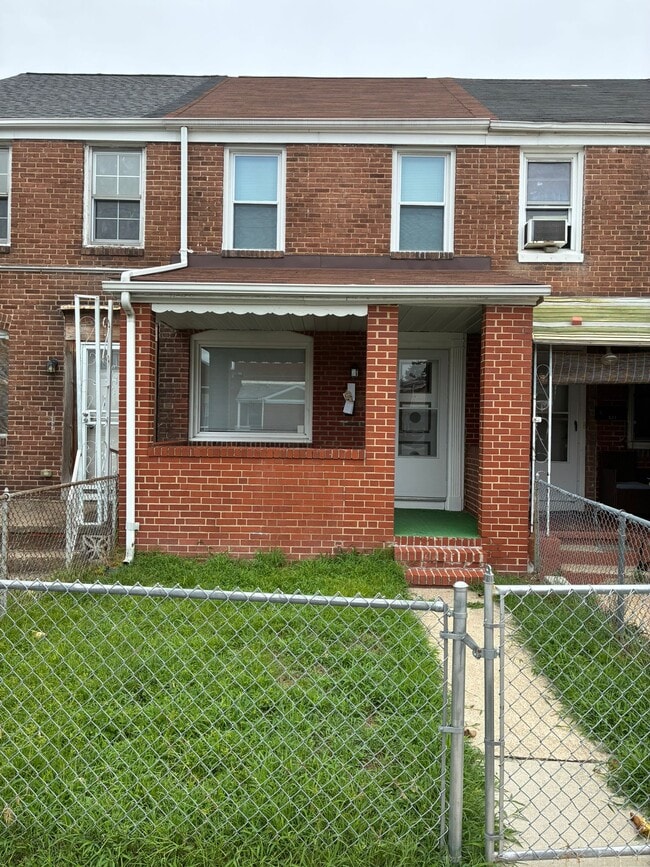 Building Photo - 323 Pine St
