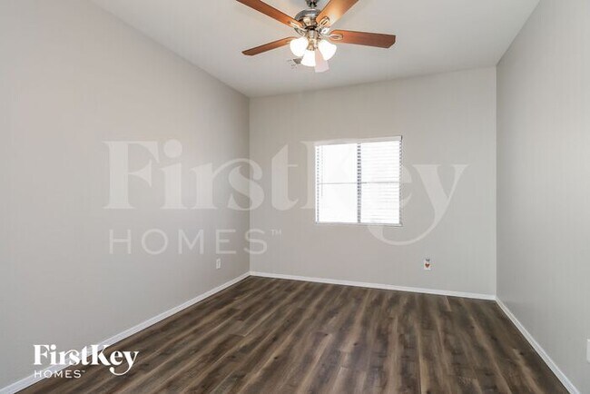 Foto del edificio - 4680 E Laurel Ave