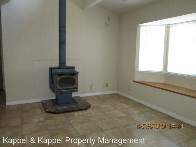 Building Photo - 3 br, 2.5 bath House - 405 N Lincoln Street