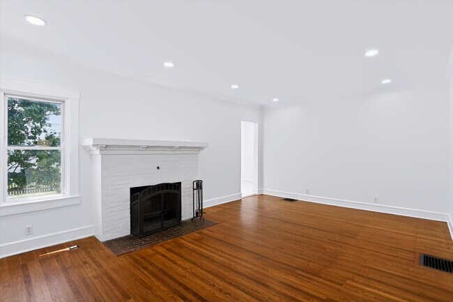Building Photo - 4202 N Capitol Ave