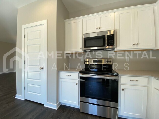 Foto del edificio - Home for Rent in Lincoln, AL!!!   View with 48 Hours Notice!