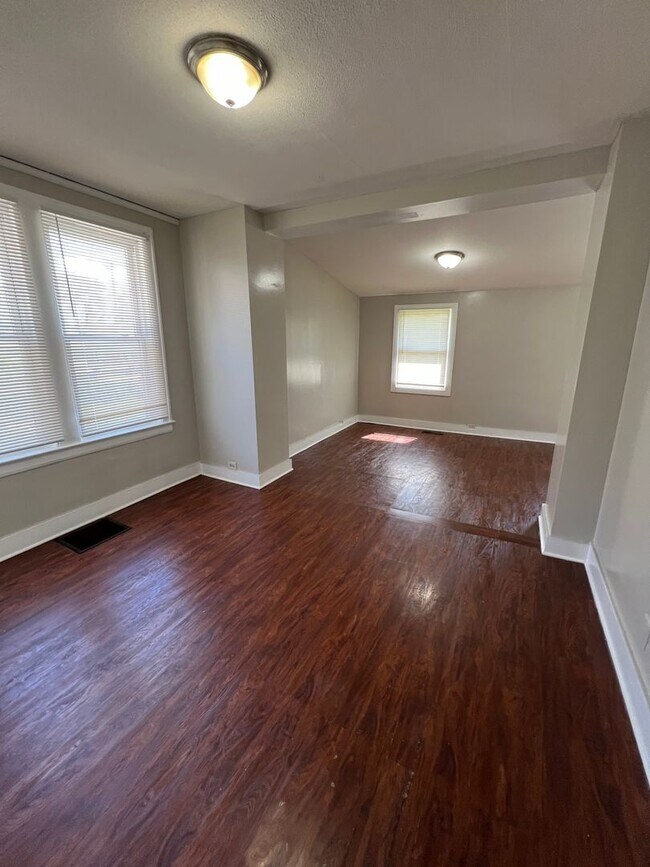 Building Photo - Discover 8951 S Throop a 3-bedroom, 1-bath...