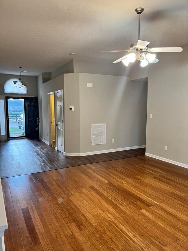 Foto del edificio - 4405 Lotus Ln