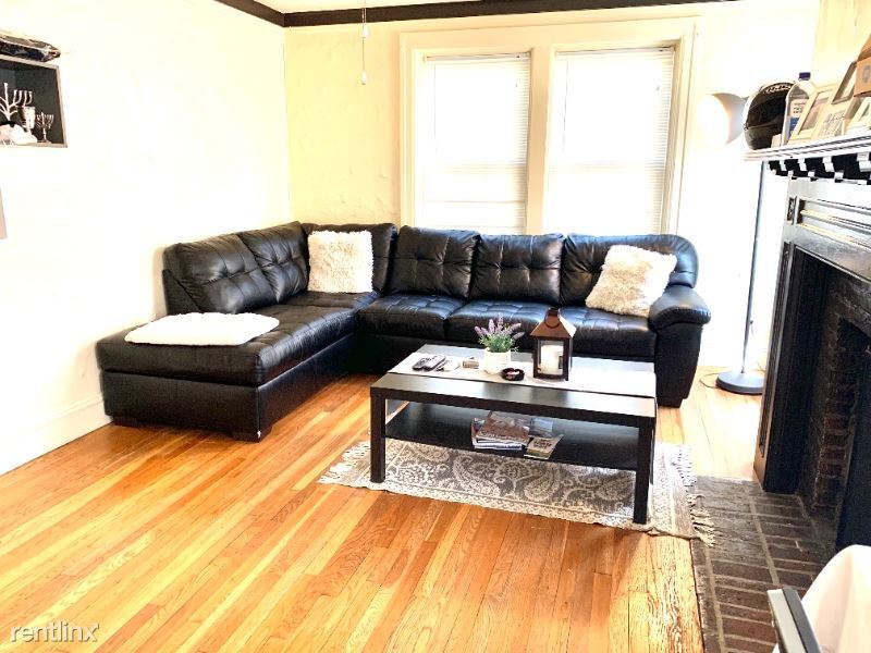 196 Wayland Ave, Providence, RI 02906 Room for Rent in Providence, RI