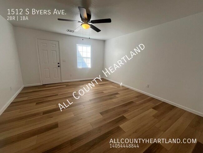Building Photo - Completely updated 2bed 1 bath in OKC!
