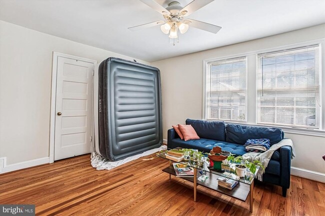 Foto del edificio - 904 N Ivy St