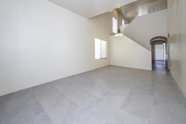 Building Photo - 1636 W Osasuna Dr