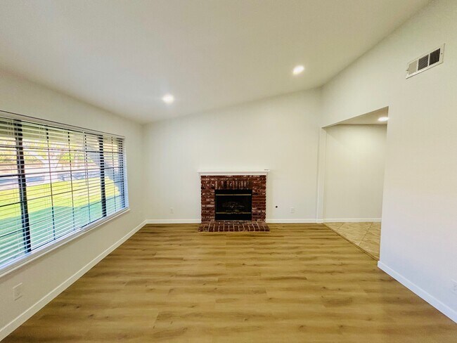 Foto del edificio - 2730 W Avenue K4