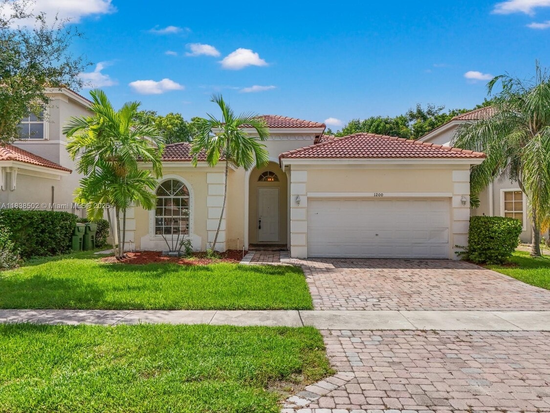 Foto principal - 1200 NE 37th Ave