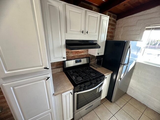 Building Photo - 174 W Borrego St