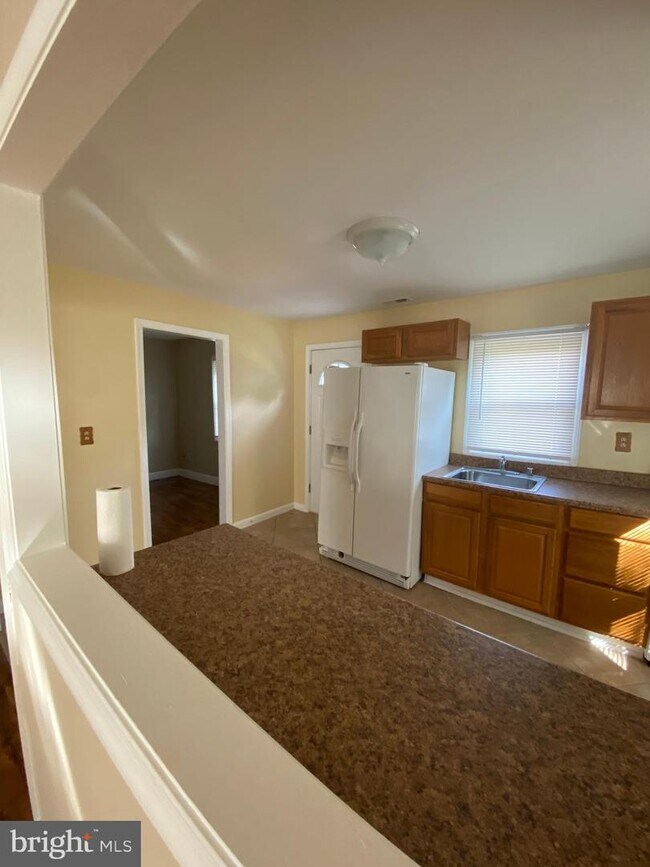 Building Photo - 2390 Davis Rd