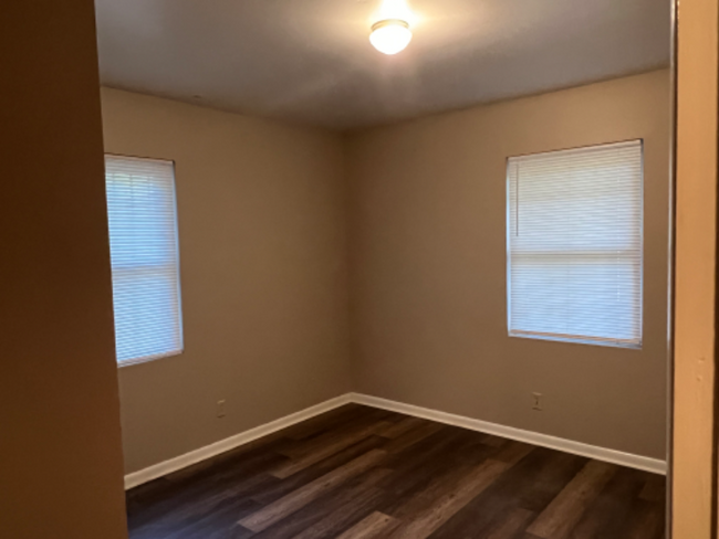 Building Photo - 3632 Meadowgrove Dr