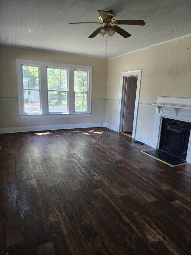 Primary Photo - 3 Bedroom 1 bath - Unfurnished Bennettsvil...