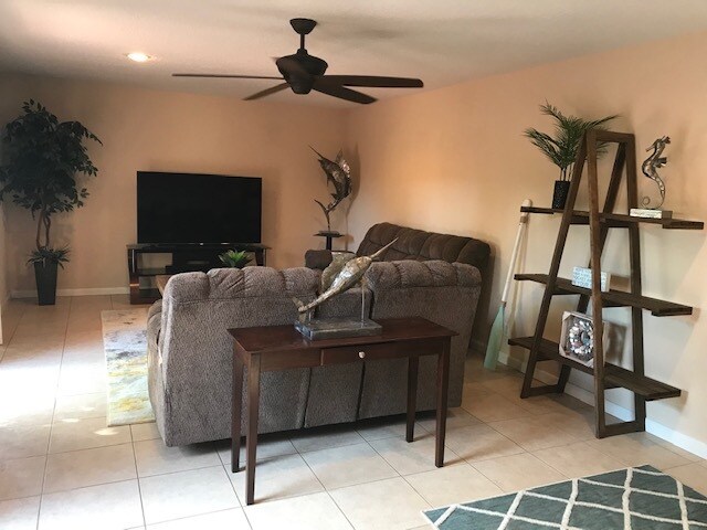 Building Photo - 1420 Ocean Way