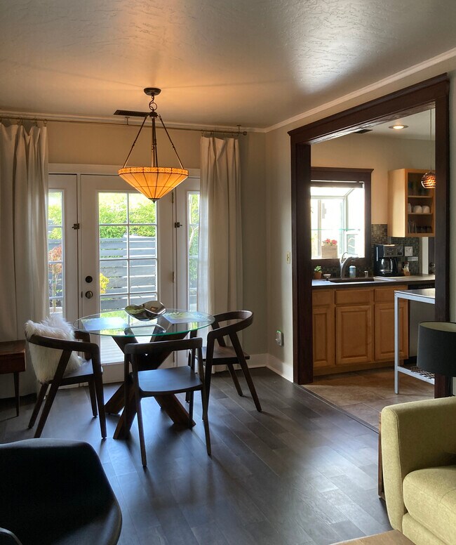 Comedor del bungalow - 3720 Crestwood Pl