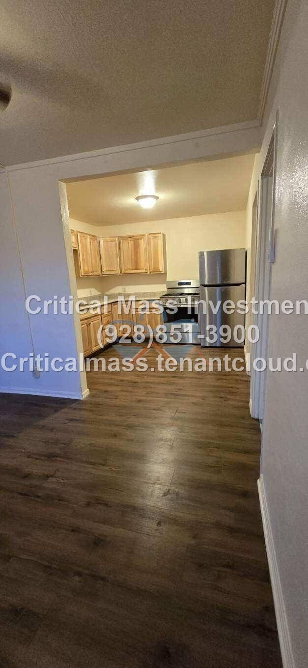 Foto del edificio - 405 W Oak St