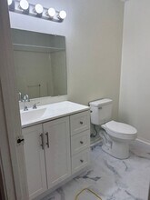 Building Photo - 1433 W Allen St