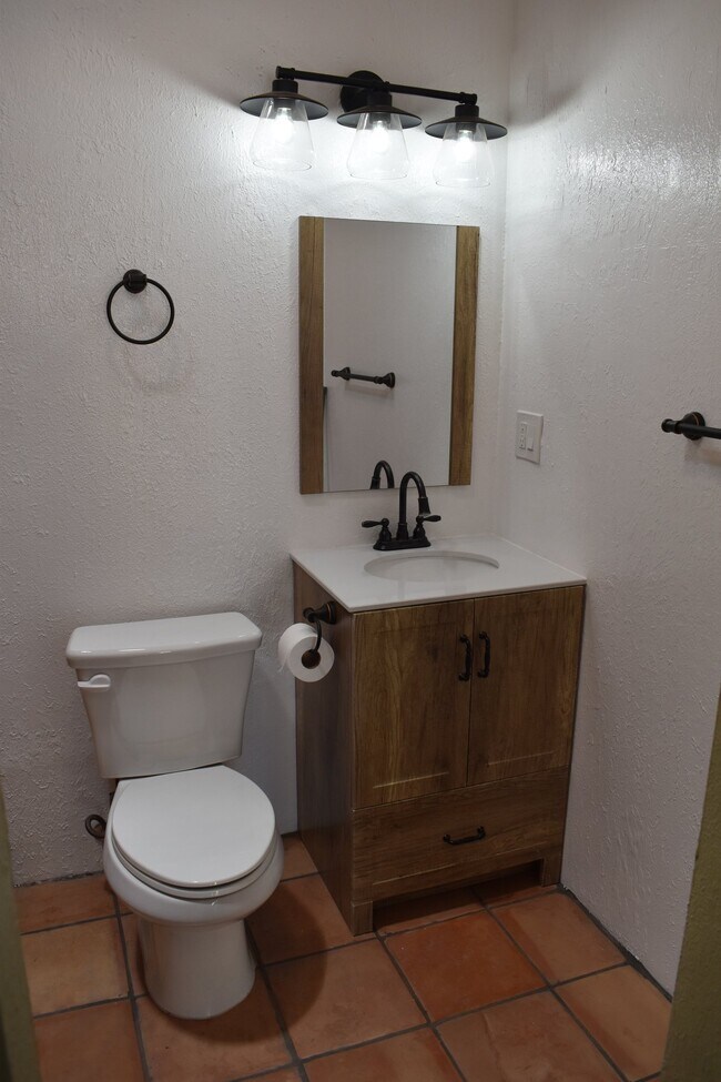 Foto del edificio - 8049 Campion Dr