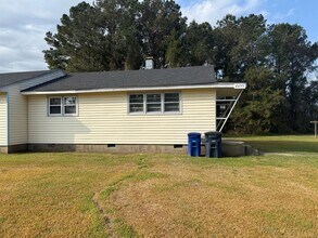 Building Photo - 2255 Onslow Dr