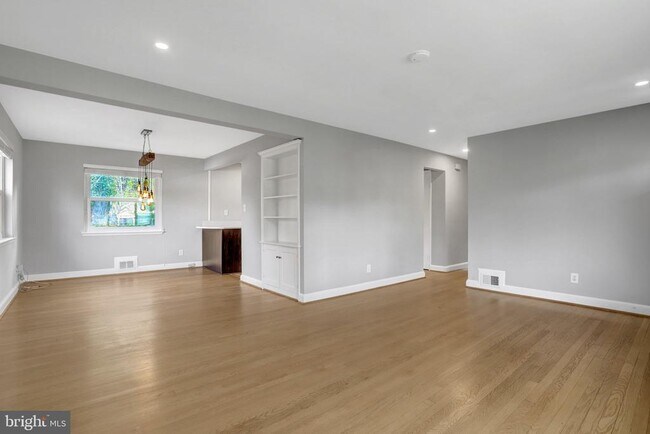 Foto del edificio - 3713 Lockwood Ln