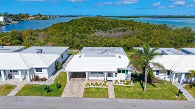 Building Photo - 909 Spanish Dr N