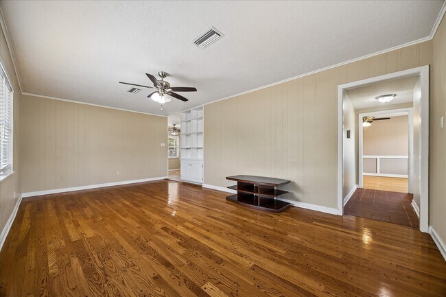 Building Photo - 207 Eldridge Rd
