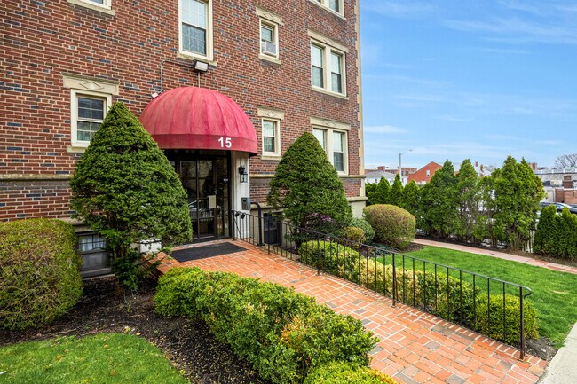 Foto del edificio - 15 Governors Ave