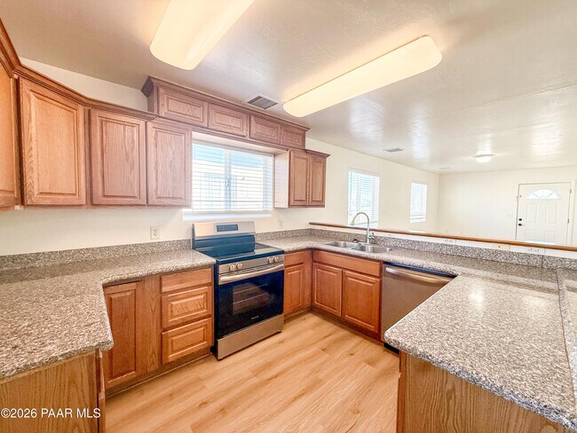 Foto del edificio - 430 W Lake Louise Rd