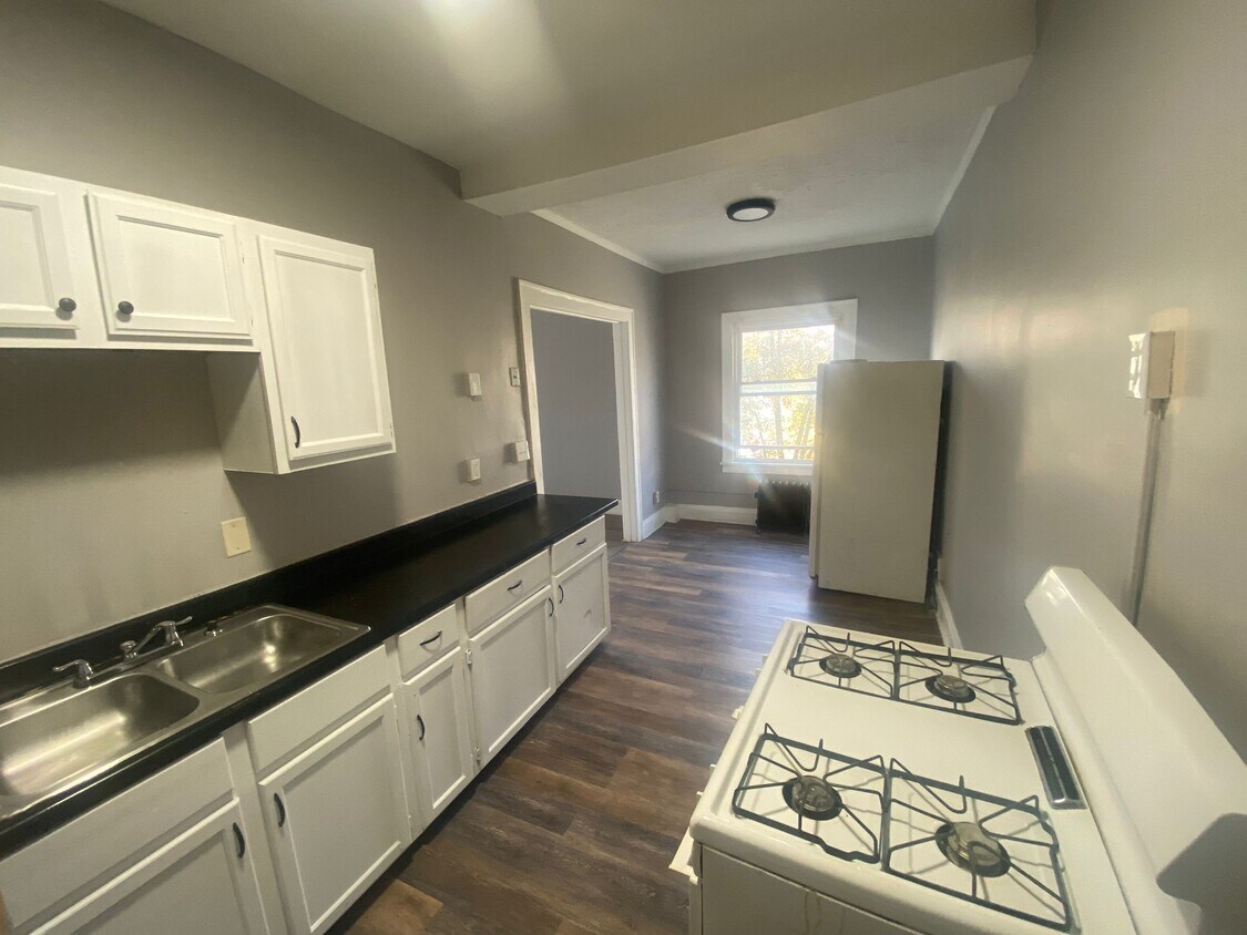 Building Photo - 392 E 147th St