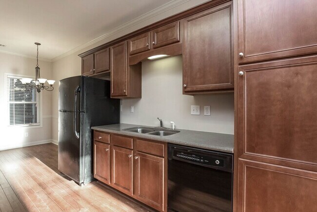 Foto del edificio - 537 Pringle Dr NE