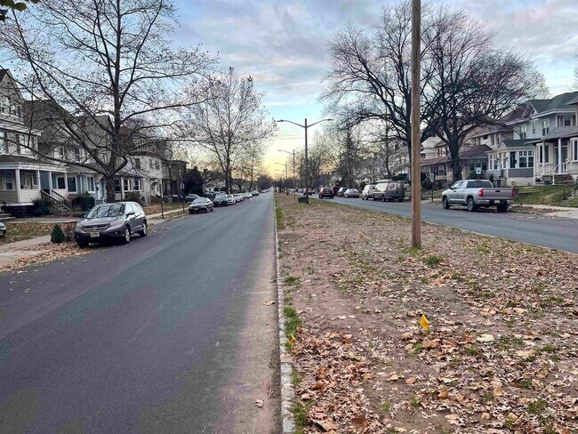 Foto del edificio - 77 Ampere Pkwy