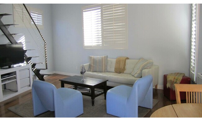 Livingroom - 670 Marr St