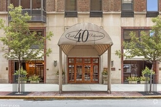 Building Photo - 40 E Delaware Pl