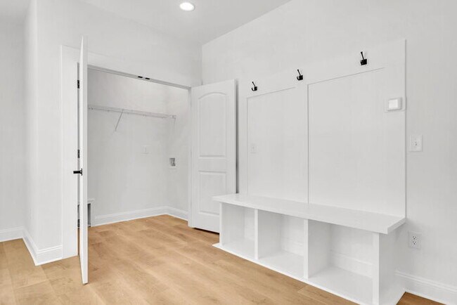 Building Photo - 203 Riverstone Commons Cir